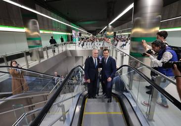 President of the Junta de Andalucía, Juanma Moreno, with Mayor of Malaga, Francisco de la Torre, at the opening of the new section this Monday afternoon, 27 March