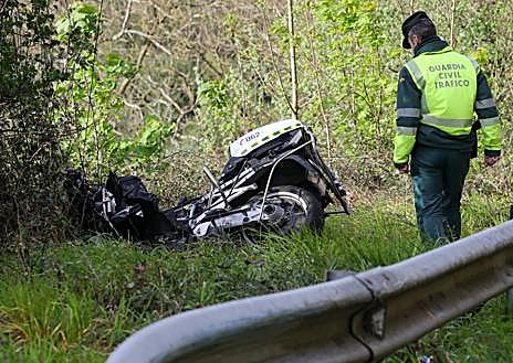Imagen secundaria 1 - Man arrested after 'heroic' police officer is killed by driver of stolen car in Spain