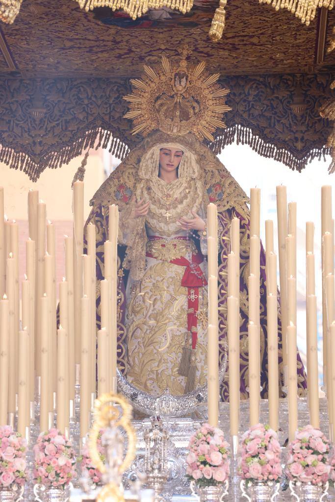 Holy Monday processions in the heart of Malaga, in pictures