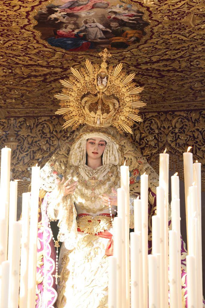 Holy Monday processions in the heart of Malaga, in pictures
