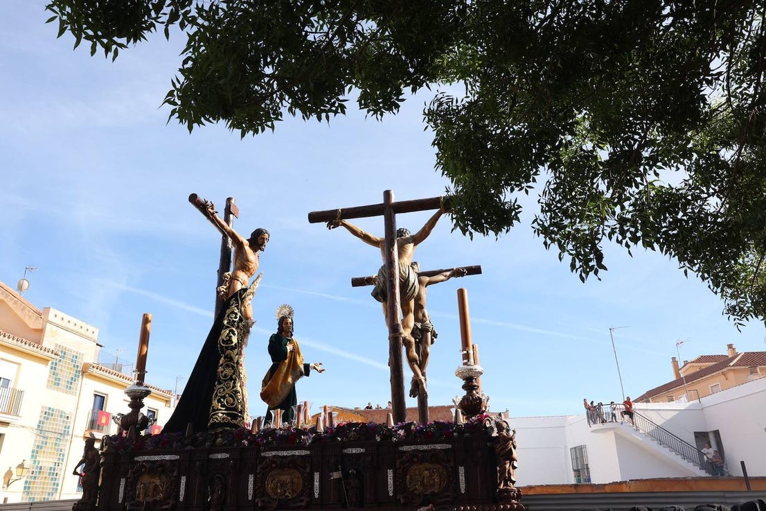Holy Monday processions in the heart of Malaga, in pictures