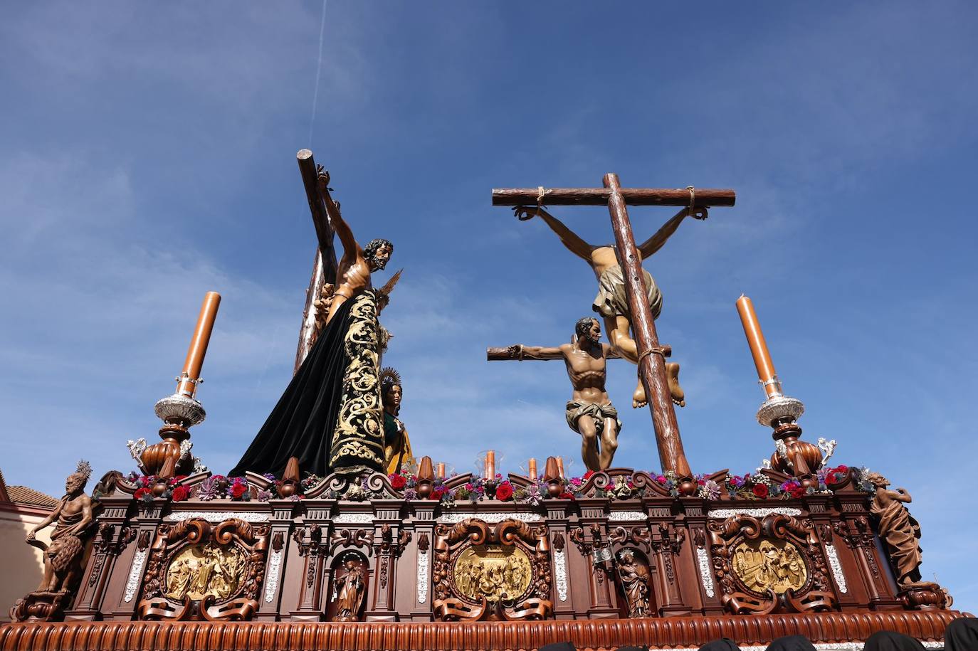 Holy Monday processions in the heart of Malaga, in pictures