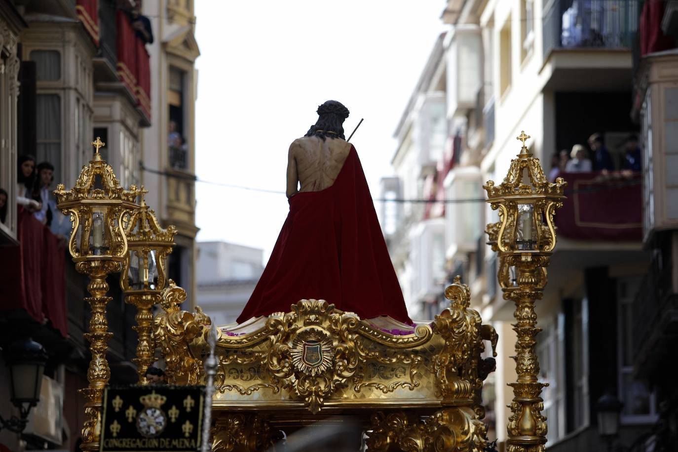 Holy Monday processions in the heart of Malaga, in pictures