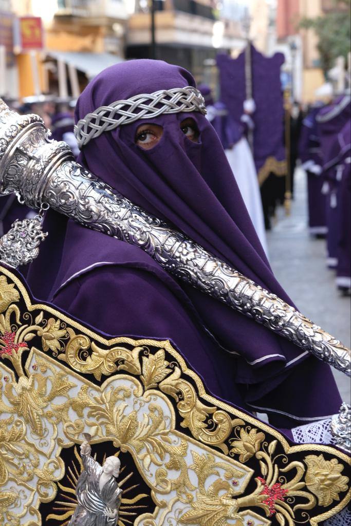 Holy Monday processions in the heart of Malaga, in pictures