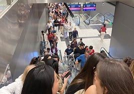 The metro, full on one of the busiest days of the Easter holiday week.