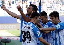 Chavarría celebrates having put Malaga in the lead.