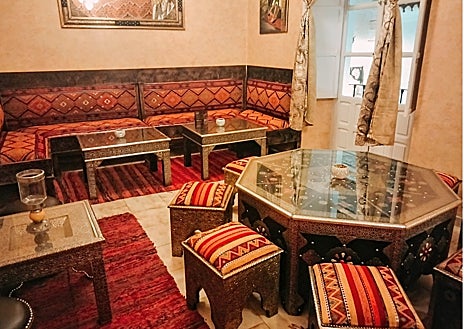 Imagen secundaria 1 - Moroccan inspiration of Nerja.