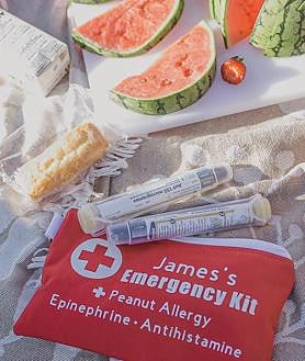 Imagen secundaria 2 - British mother raises awareness of food allergies among children