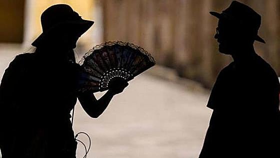 Warning of exceptionally high temperatures in Spain for time of year, with up to 40C forecast this week