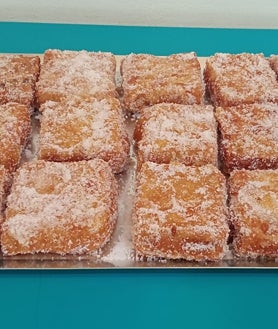 Imagen secundaria 2 - Baker-engineer Rafael Cuesta, Andalusian meringue and 'Fried Milk' for The Feria de Abril.