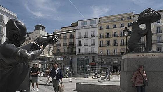 Controversial statue of Spain's self-exiled former king Juan Carlos appears in iconic Madrid square