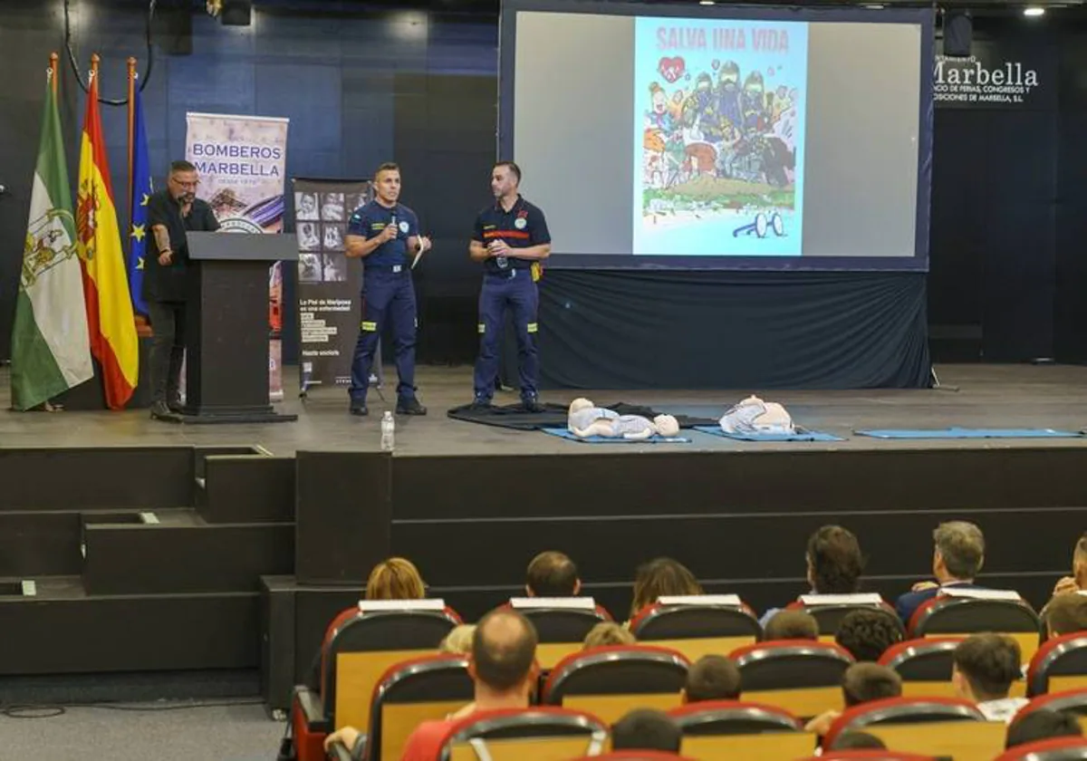 Marbella fire officers talk to school children about saving lives and bullying