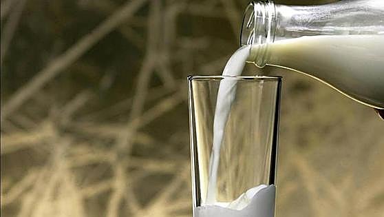 Farmers estimate 400,000 litres of milk will go down the drain every day in Andalucía until new price deal is reached