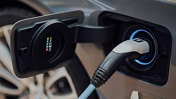 Electric car sales surge by 45% but Spain is still behind 2023 energy target