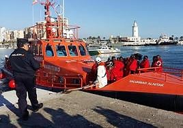 File image of the Salvamar Alnitak transferring migrants to the Port of Malaga.
