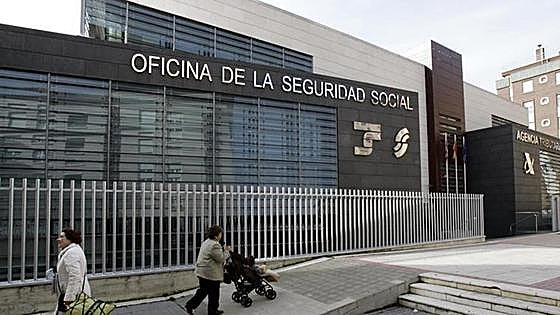 Spain's Social Security staff threaten first strike in history over shortages and delays