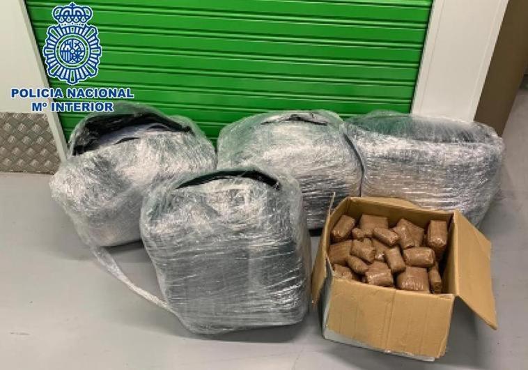 Police dismantle Mijas gang that hid drugs inside shipments of bed linen to Germany
