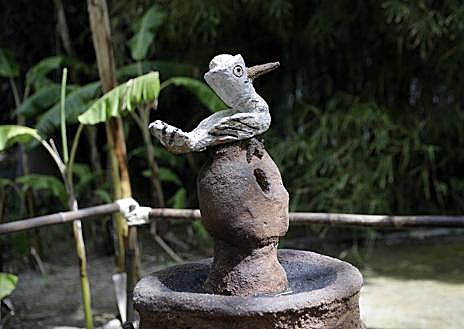 Imagen secundaria 1 - Xavier Vilató’s sculptures camouflaged in city’s La Concepción botanical gardens