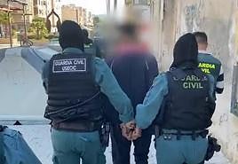 Gang members that threatened drivers with AK-47 assault rifle on A-7 motorway in Malaga are arrested