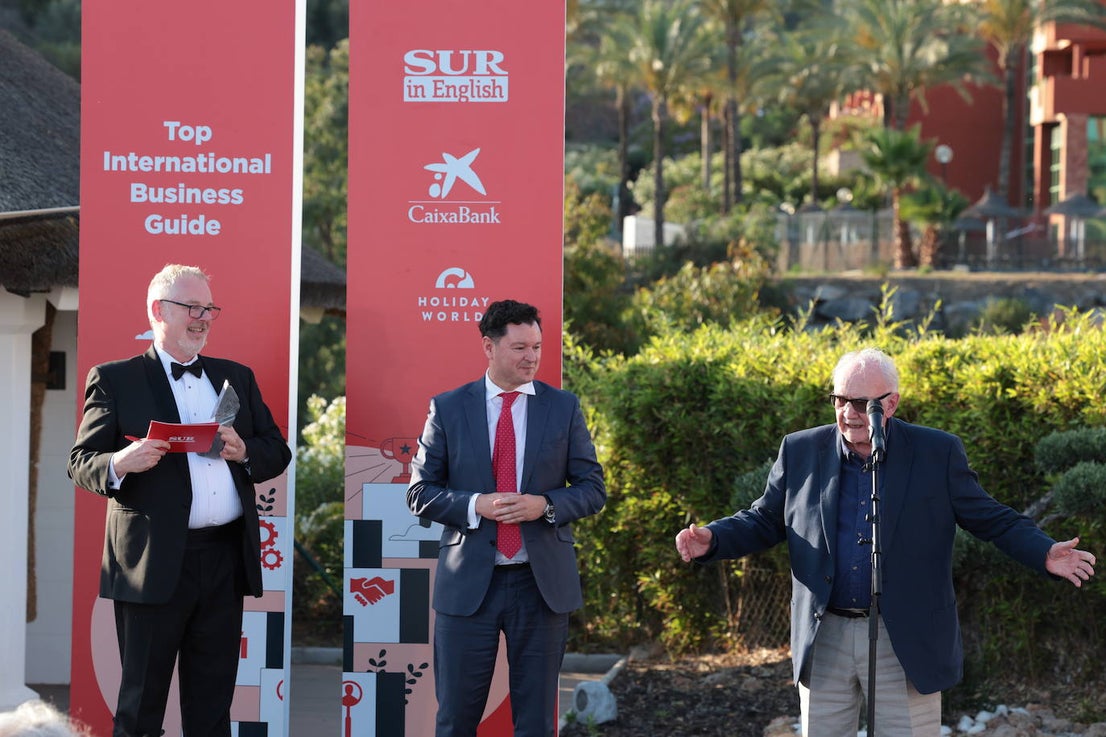 SUR in English celebrates international business