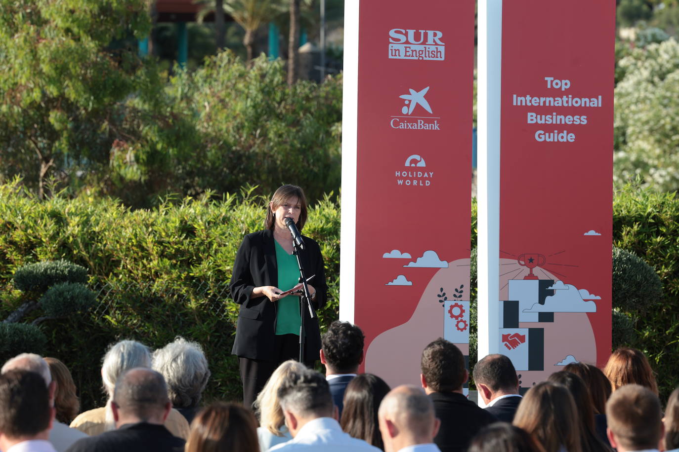 SUR in English celebrates international business