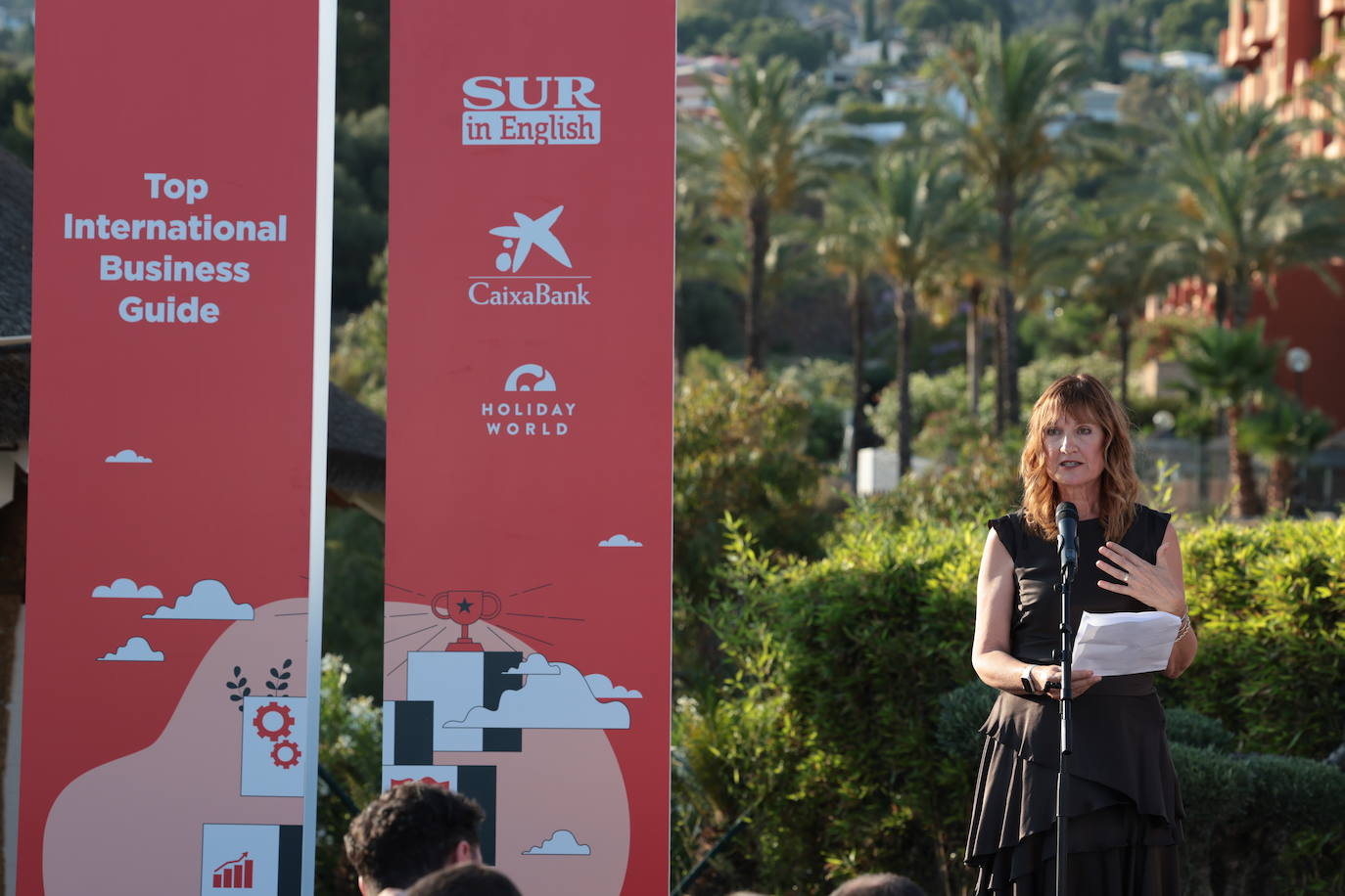 SUR in English celebrates international business