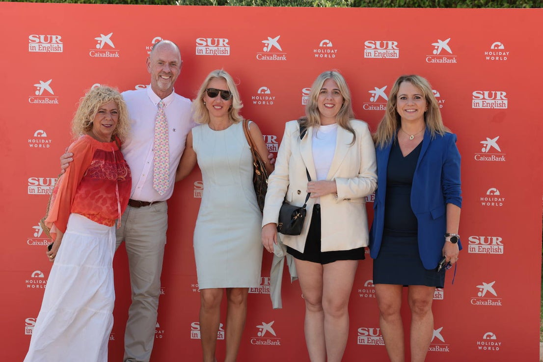 SUR in English celebrates international business