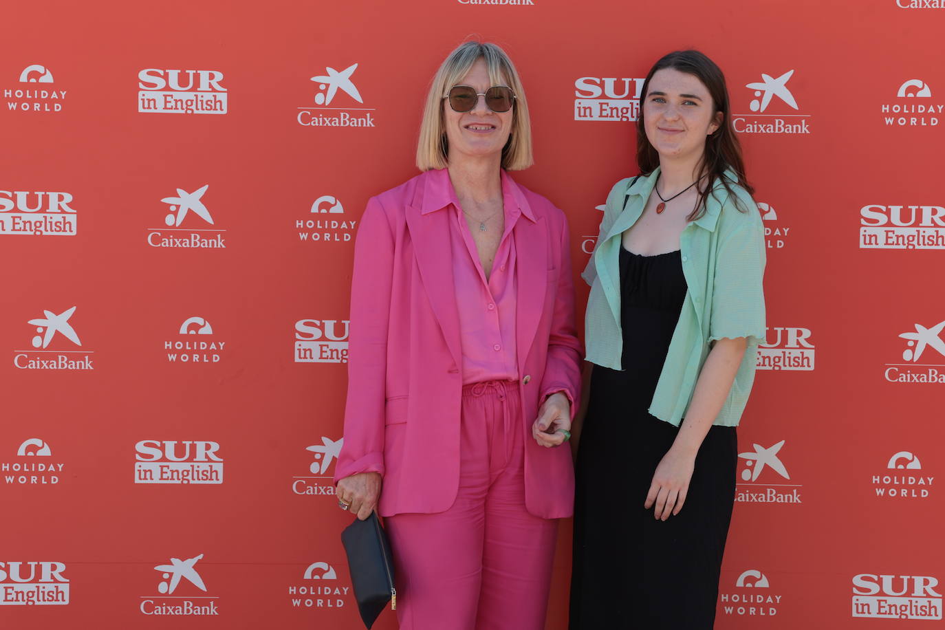 SUR in English celebrates international business