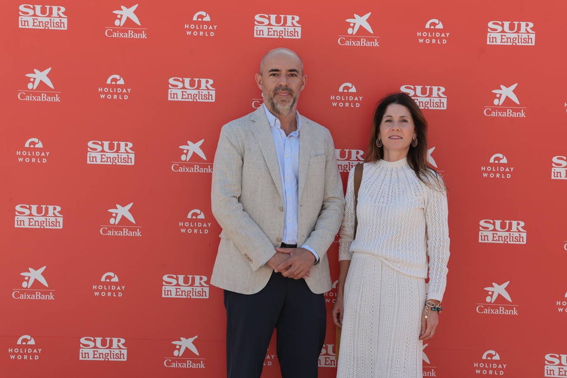SUR in English celebrates international business