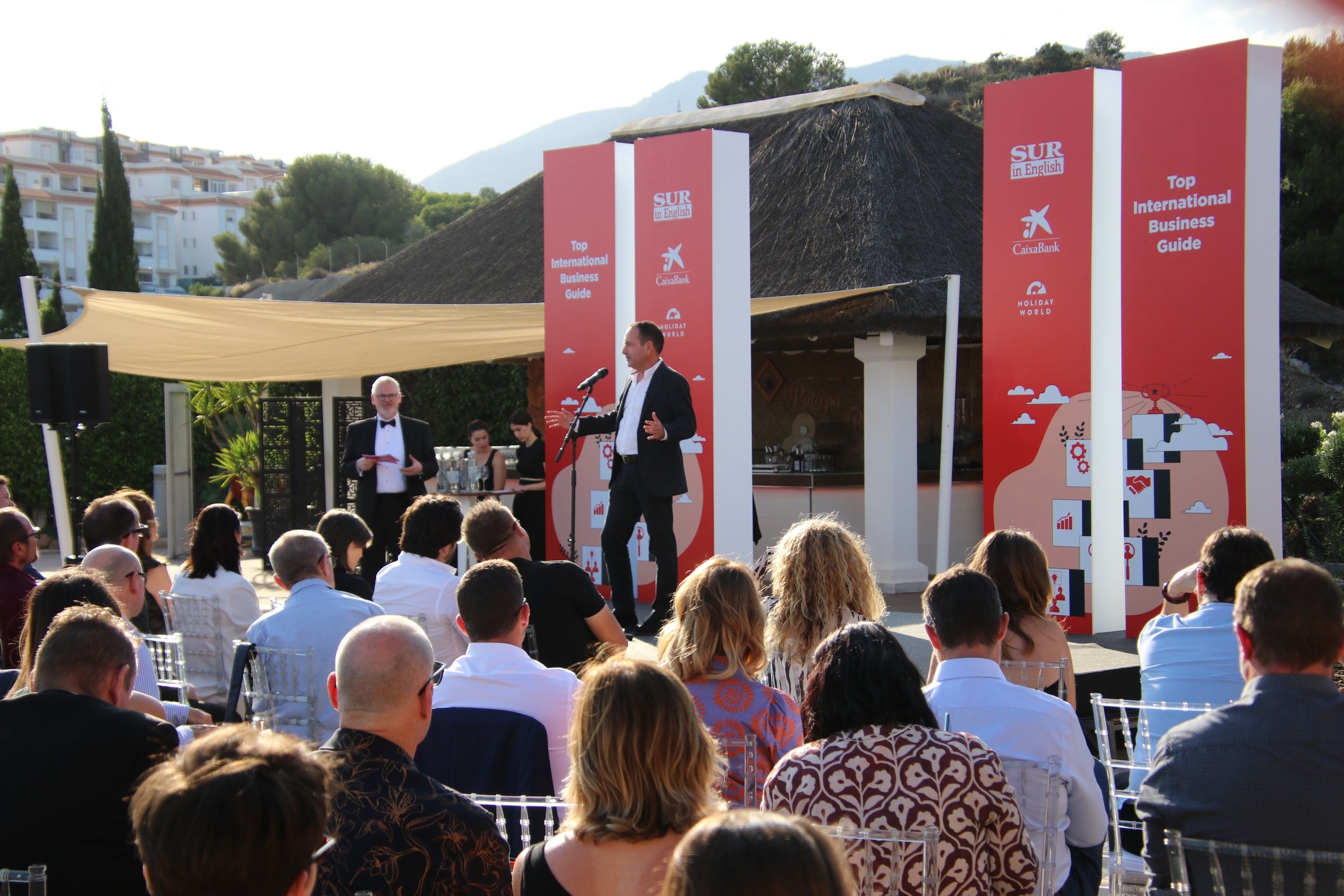 SUR in English celebrates international business