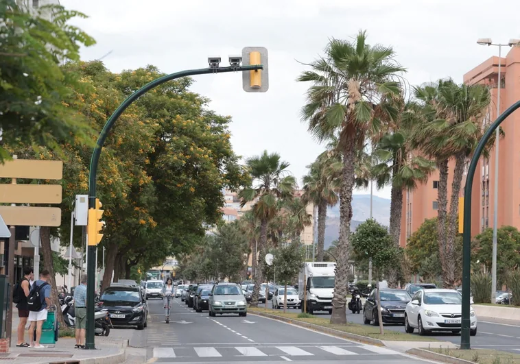 The test cameras on the traffic lights in Calle Pacífico.