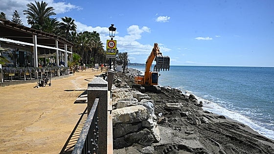 Government gives Marbella town hall 30 days to remove the seawall it was fined for in 2022