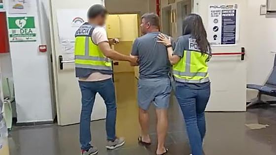 Suspected Kinahan cartel gang member arrested at Malaga Airport in connection with serious firearms offences