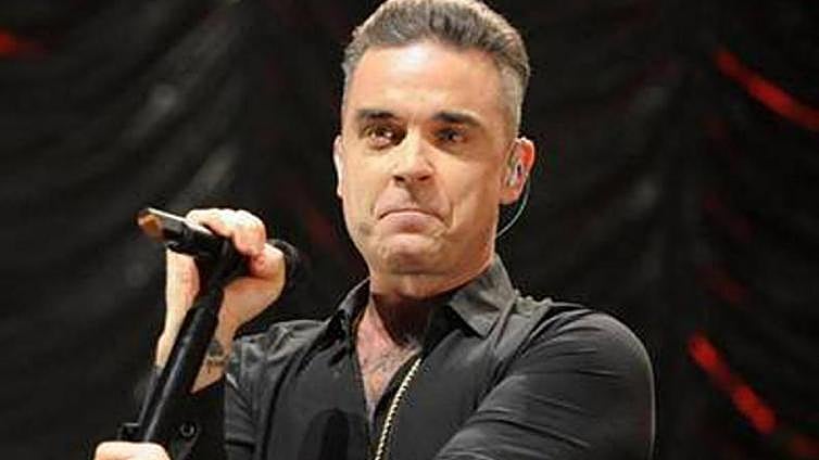 Robbie Williams heads to Marenostrum for first appearance on the Costa del Sol