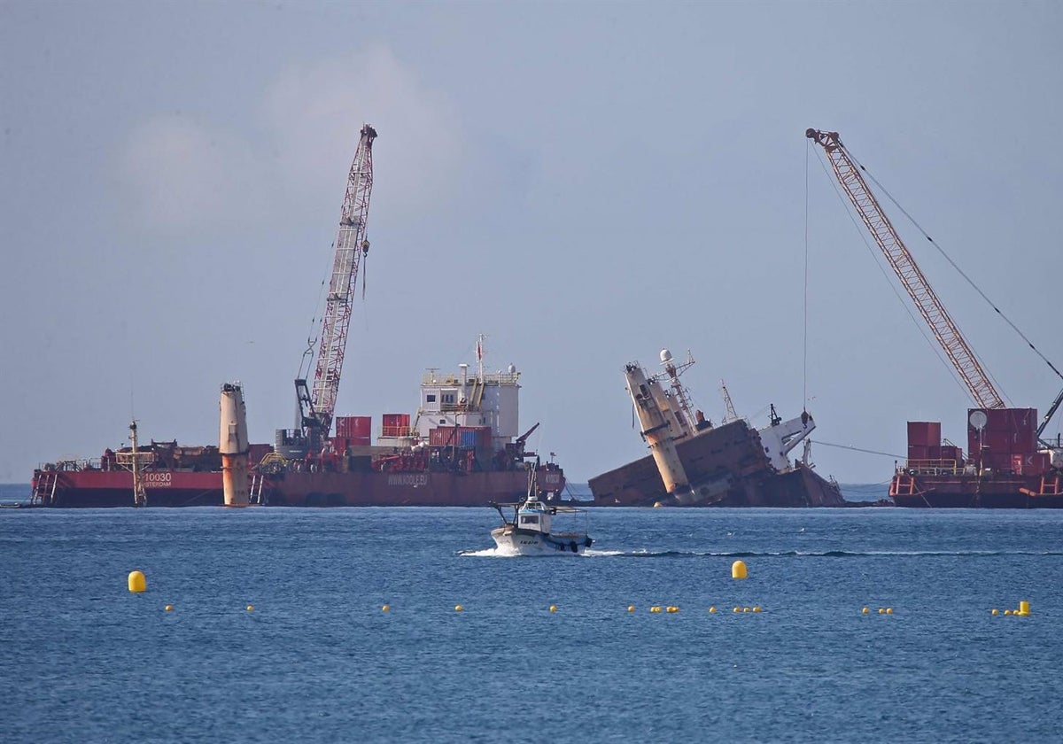 Gibraltar starts to remove the hull of the OS 35, the ship that sank in August last year