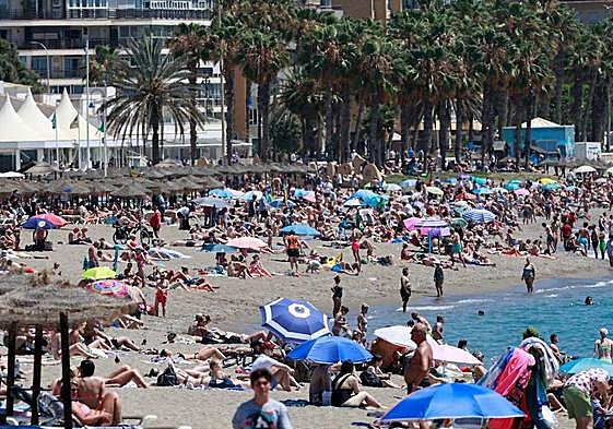 The high temperatures meant that the beaches were packed last weekend in Malaga.