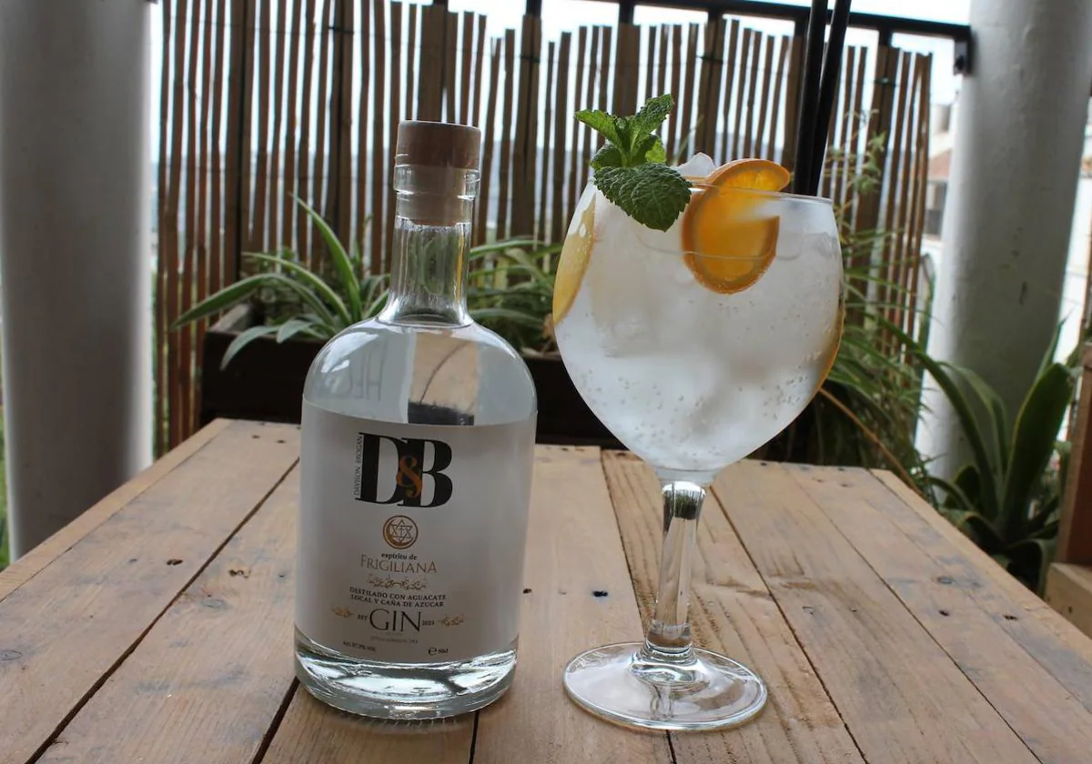 This gin is a London Dry made with ten botanicals.