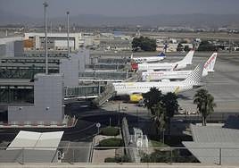 Man held for assaulting his wife in the middle of a flight to Malaga