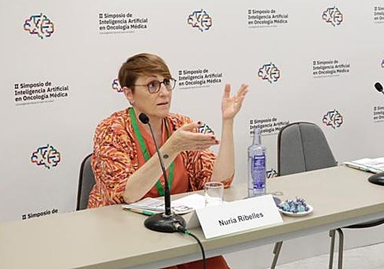 Nuria Ribelles at the second Symposium on Artificial Intelligence in Medical Oncology held in Malaga city.