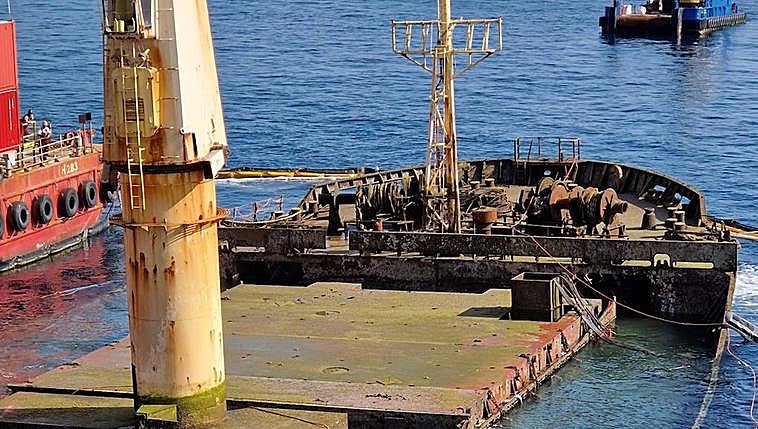 Operation to lift OS 35 bow begins off Gibraltar