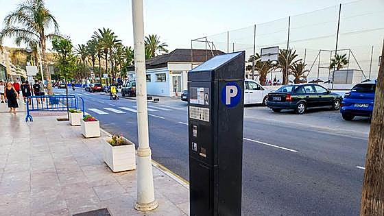 Parking meters now operative on seafront promenades of Almuñécar and La Herradura