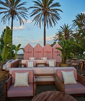 Imagen secundaria 2 - The Fendi beach club in Marbella