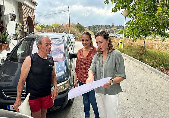 Councillor for Urbanism, Rocío Arriaga (R).
