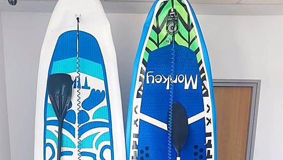 Two caught in La Línea with 200 packs of contraband cigarettes on paddle surfboards