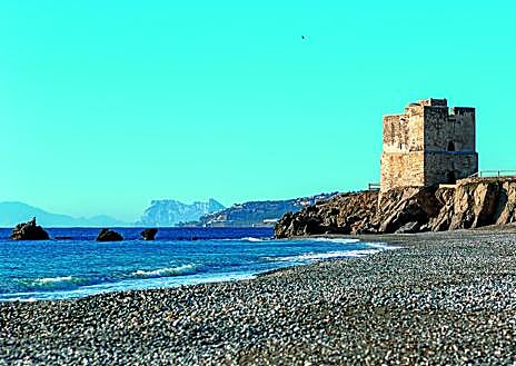 Imagen secundaria 1 - Top, left and right: Mijas Pueblo, Casares and Torrox.