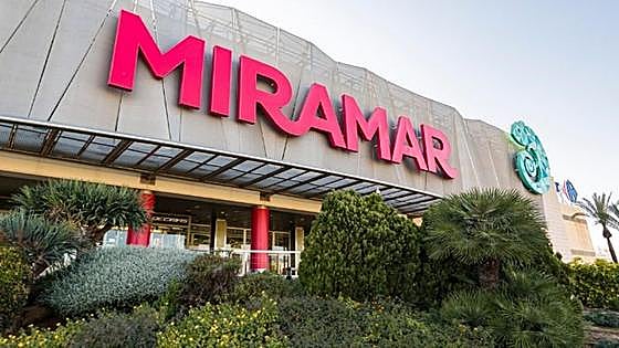 Fire forces evacuation of part of Miramar shopping centre in Fuengirola