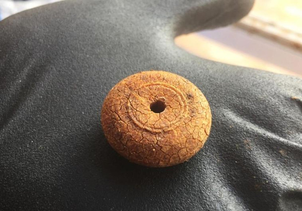 Amber treasure found in Roman burial tomb in Andalucía
