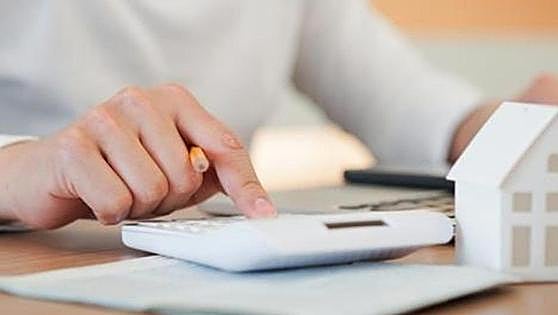 Mortgages are 250 euros more expensive per month after a year of constant rises in Euribor rate