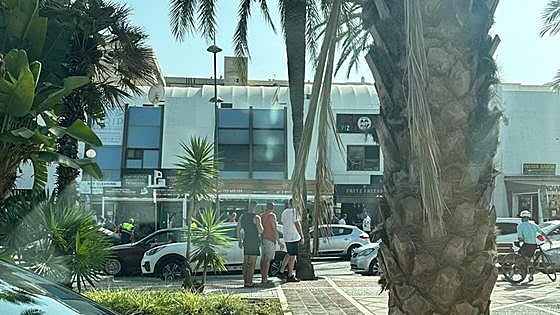 Panic in Puerto Banús after several shots are fired in popular restaurant