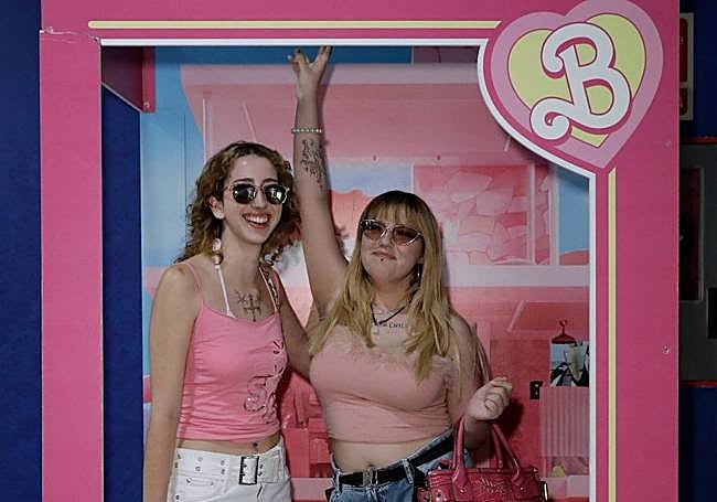 A sea of pink at the cinema.